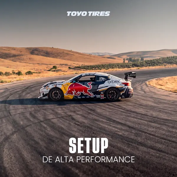 Peça de marketing automotivo da Toyo Tires: setup de alta performance